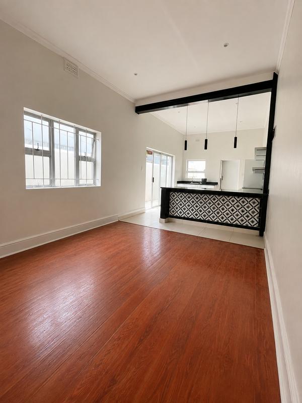 To Let 2 Bedroom Property for Rent in Woodstock Upper Western Cape